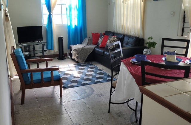Cozy 1-bedroom apartment in wonderful Weston with WiFi
