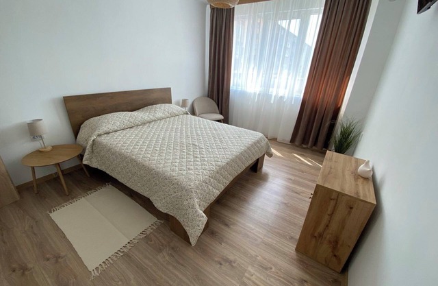 Cozy 1-bedroom apartment in a beautiful area of Vratsa with WiFi, AC
