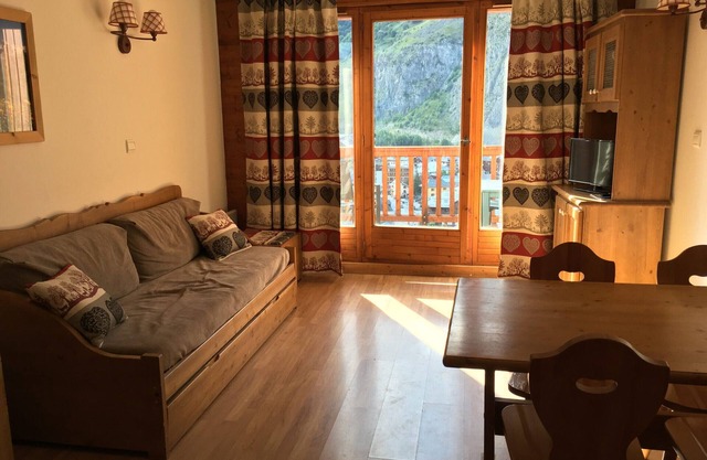 Cozy 1-Bedroom Apartment for 4, South-Facing, 3-Star Rating, Near Slopes, Valloire