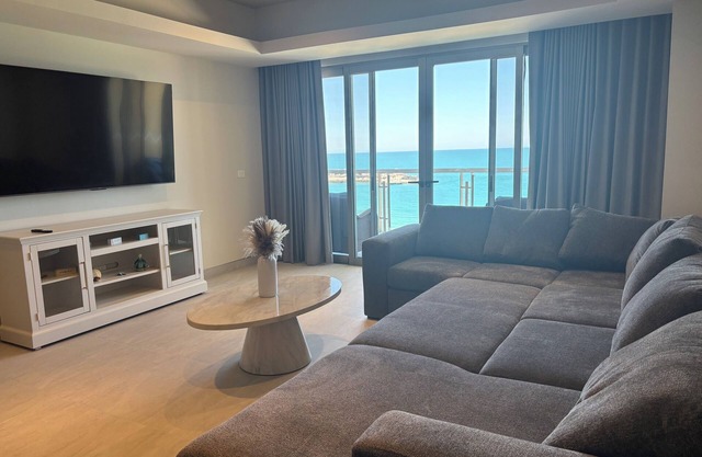 Cozy 1-bedroom condo that sleeps 4, over 1,000 sqft living.