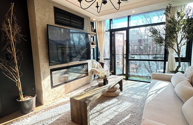 Cozy 1-bedroom condo with rooftop