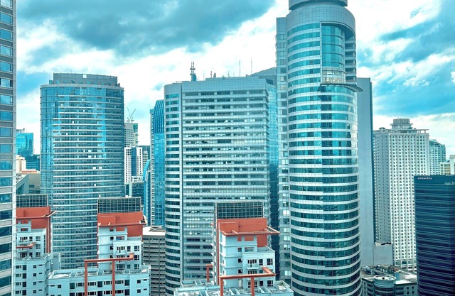 Cozy 1-bedroom condo with WiFi, AC in charming Makati
