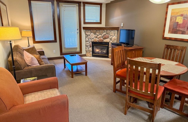Cozy 1 Bedroom | Fitness Centre & Steam Room