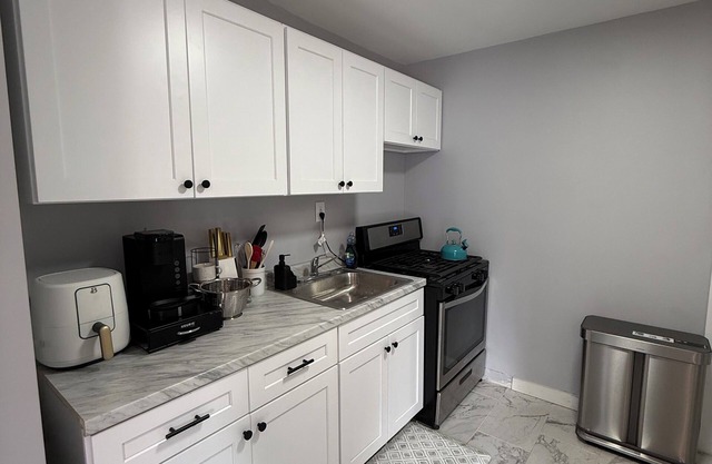 Cozy 1-Bedroom Hideaway – Comfort & Convenience