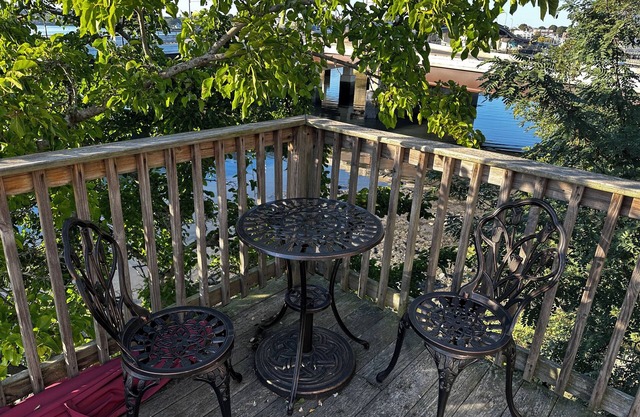 Cozy 1-bedroom house in charming Salem with AC, WiFi