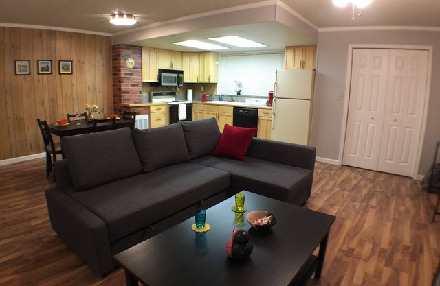 Acogedora casa de 1 dormitorio en el corazón de Kennewick - Gran casa corporativa