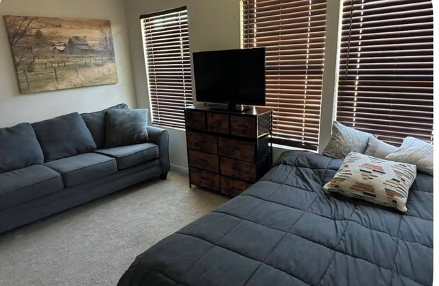 Cozy 1-bedroom in charming Clover with fitness room, WiFi. Shared home.