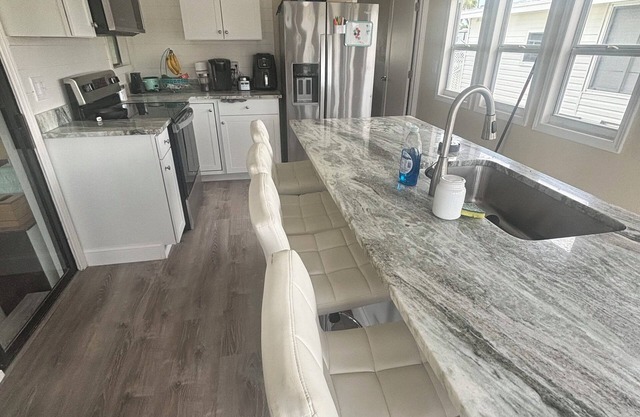 Cozy 1-bedroom mobile home with AC, fitness room in brilliant Fort Myers Beach