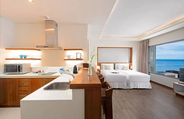 Cozy 1 Bedroom Sea View Apartment in Da Nang – WiFi, AC & Fitness Room
