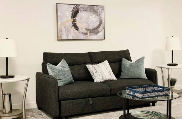 Cozy 1-bedroom suite close to the Airport
