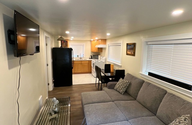 Cozy 1-bedroom, welcoming in Renton