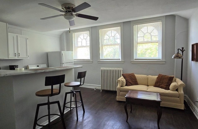 Cozy 1-bedroom with AC, fitness room, WiFi , Laundy in a great building