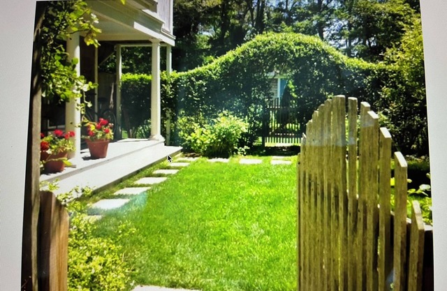 Cozy 1 bedroom with fenced in yard, porch and association lake beach access