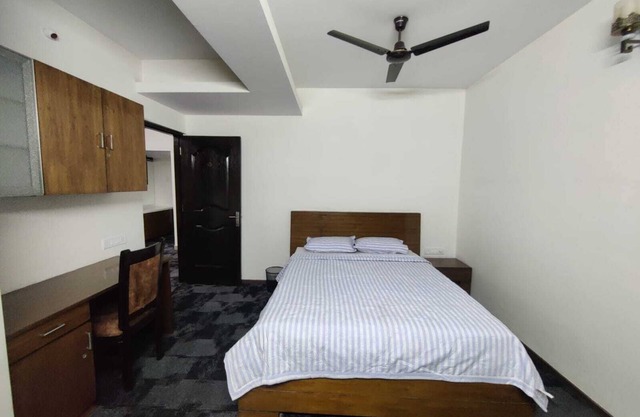 Cozy 1 studio private bedroom in a shared apartment with WiFi, AC