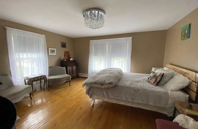 Cozy 1910 Maine Home Central to all Down East Fun !