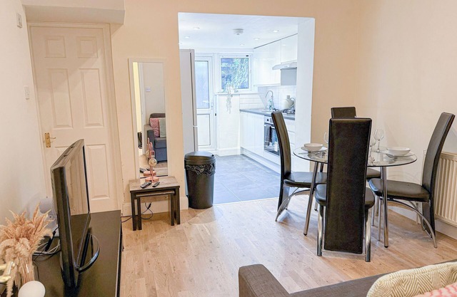 Cozy 1BDR flat in Finsbury Park w/ Garden & Paid Parking near Highbury & Arsenal