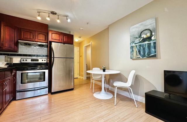 Cozy 1bedroom Suite in Vancouver Westside