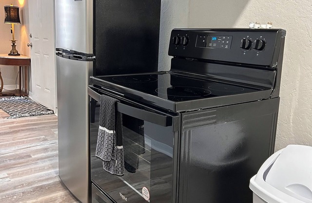 Cozy 1br 1bath with Full Kitchen in Hattiesburg