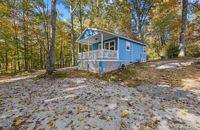 Cozy 1BR Cottage w/ Firepit | Close to Downtown