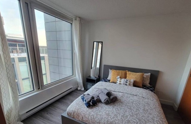 Cozy 1BR - the heart of Old port