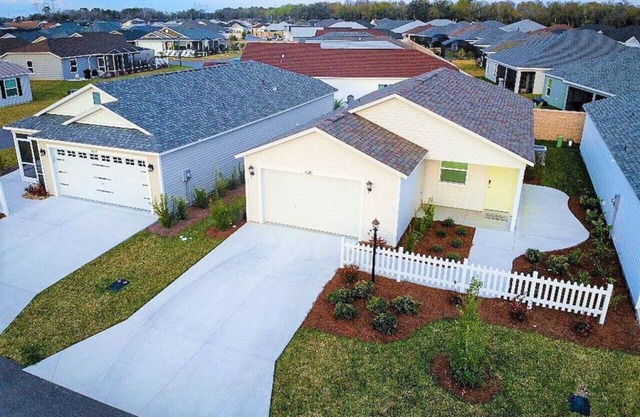 Cozy 2 bedroom 1 bath villa with a sun patio.