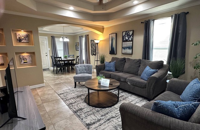 Cozy 2-bedroom 2-bath apartment in Pharr, close to shopping centers