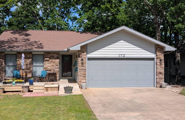 Cozy 2-bedroom, 2-bathroom house near the main entrance.