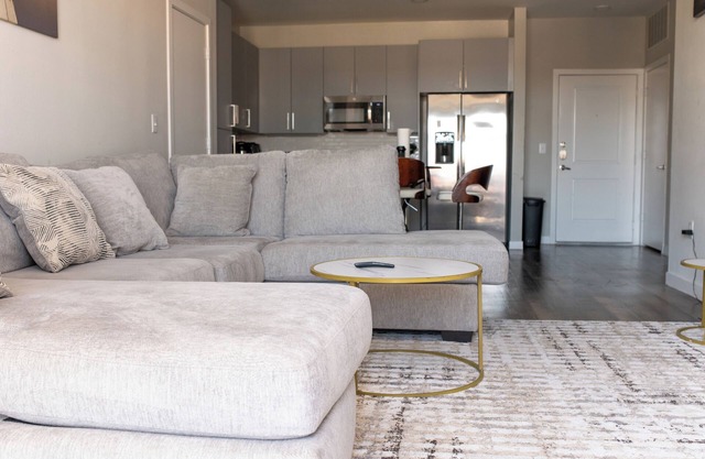 Cozy 2-bedroom apartment in terrific Lewisville with fitness room, WiFi, Pool