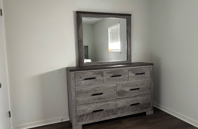Cozy 2-bedroom apartment in charming Pineville with WiFi, AC