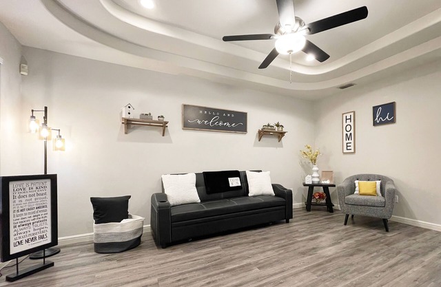 Cozy 2 bedroom Apartment in prime location!