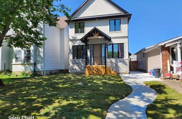 Cozy 2-bedroom apartment in peaceful dowtown Windsor
