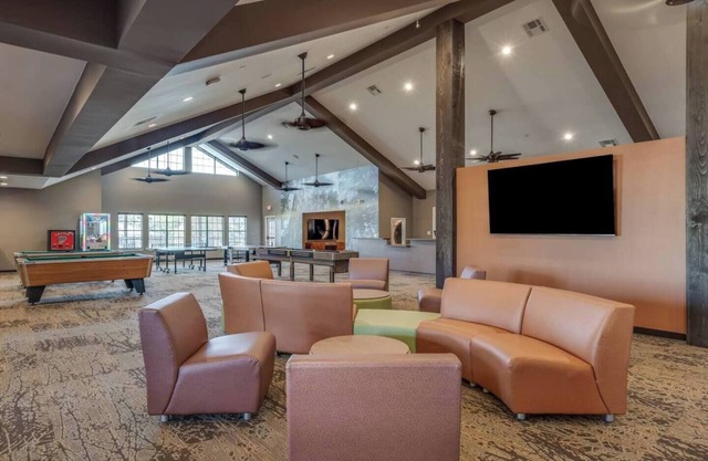 Cozy 2-bedroom apartment with WiFi and fitness room in pleasant Conroe