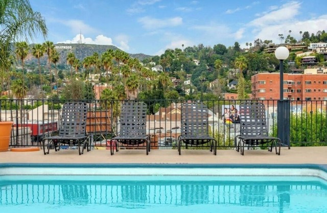 Cozy 2-bedroom apartment in awesome Orange with AC