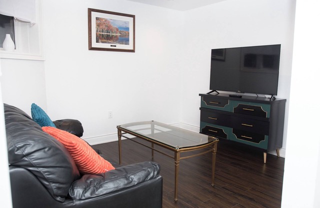 Cozy 2-Bedroom Basement Apartment - Entire Place