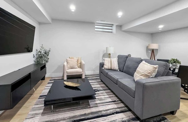 Cozy 2-Bedroom Basement Apt with Separate Entrance