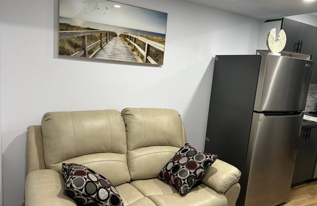 Cozy 2 Bedroom Basement