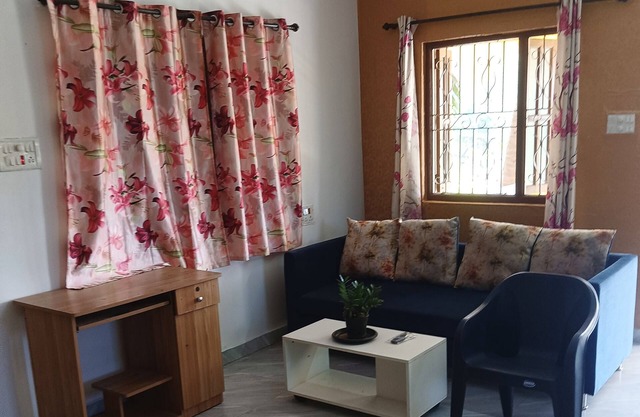 Cozy 2-bedroom bungalow with WiFi and AC Sangolda North Goa swimming pool
