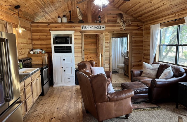 Cozy 2-bedroom cabin