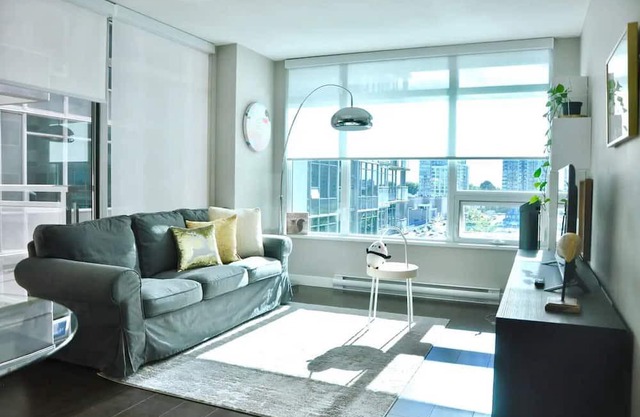 Cozy 2 bedroom condo 100 meters from Richmond Centre mall.