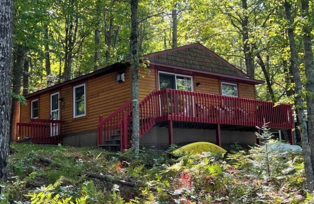 Cozy 2-bedroom cottage on Stanley Lake near Ottawa National Forest.