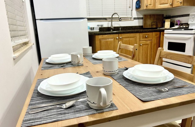 Cozy 2-bedroom guesthouse in a convenient location