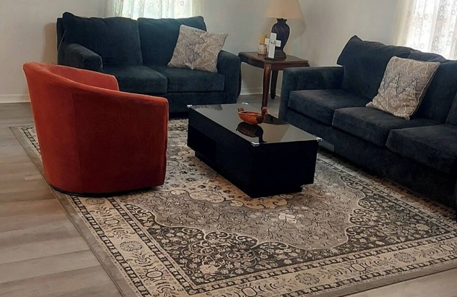 Cozy 2-bedroom house in charming Lake Placid with WiFi, AC