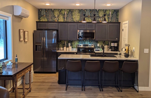 Cozy 2-bedroom house just 4 miles from Bemidji w/plenty of parking