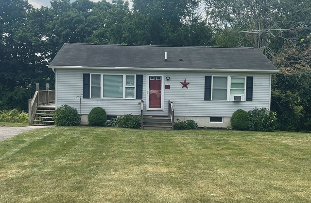 Cozy 2-bedroom house with AC near Letchworth State Park The Limestone House