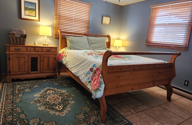Cozy 2-Bedroom in Center of Silver City