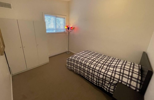 Cozy 2 bedroom suite in farmhouse