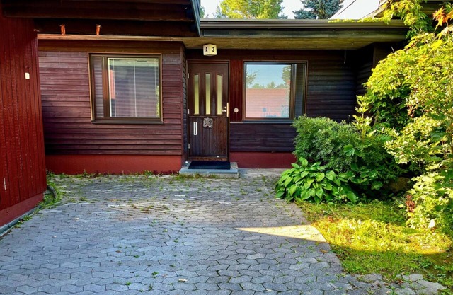 Cozy 2-bedroom townhome in charming Tampere with sauna and private parking
