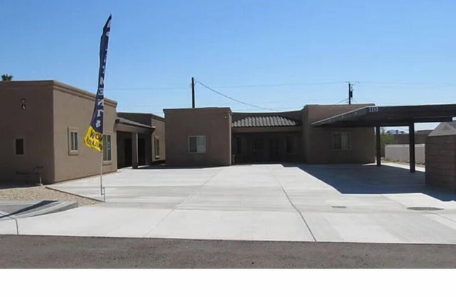 Cozy 2-bedroom house in enchanting Lake Havasu City with WiFi, AC