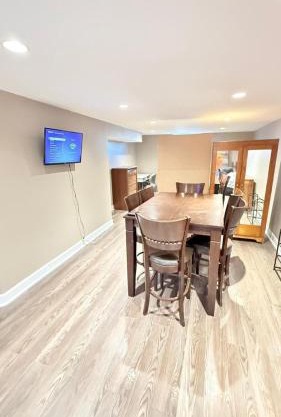 Cozy 2 Beds Basement Suite