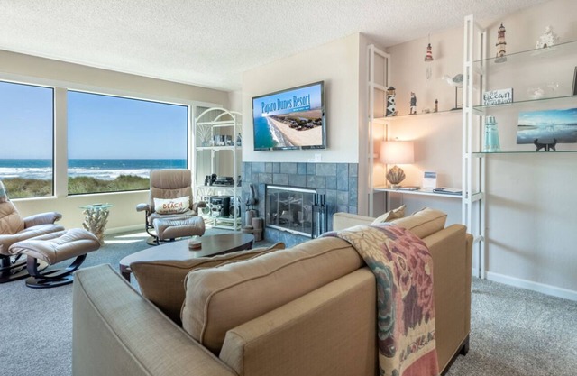 * Condominio de dos habitaciones- ¡VISTA AL MAR!*